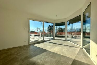 Attique neuf avec grande terrasse