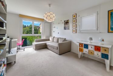 Magnifique duplex de 7.5 pièces avec terrasse et jardin privatif à Pully