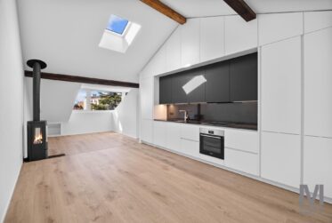 Appartement de 3.5 pièces en attique entièrement rénové