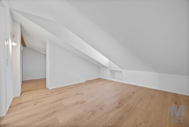 Appartement de 3.5 pièces en attique entièrement rénové