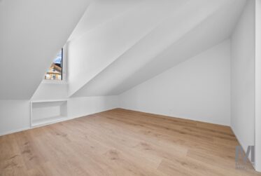 Appartement de 3.5 pièces en attique entièrement rénové